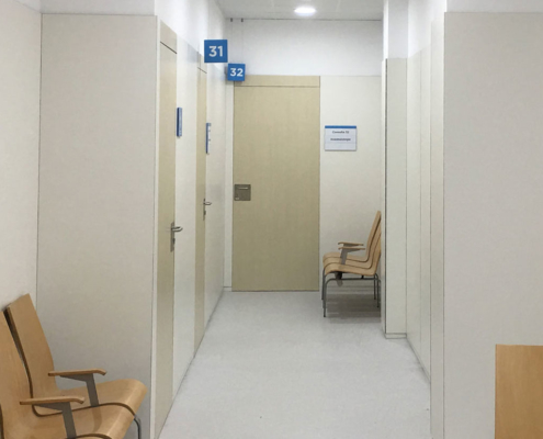 Mobiliario y revestimientos para consultorio médico