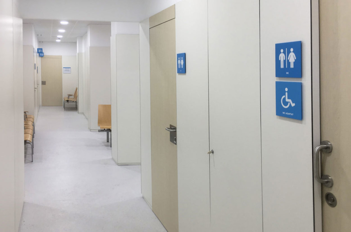 Mobiliario y revestimientos para consultorio médico