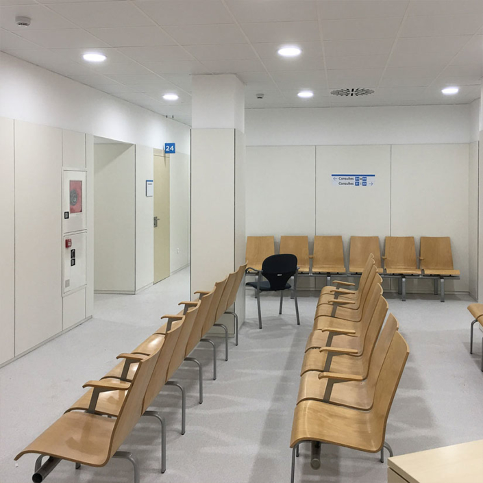 Mobiliario y revestimientos para consultorio médico